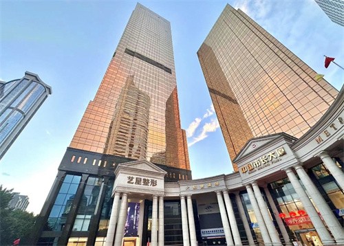 廣州藝星4月星粉節(jié)：微整/皮膚/整外科通通美力鉅惠，消費(fèi)每滿1萬(wàn)享開(kāi)盲盒一次